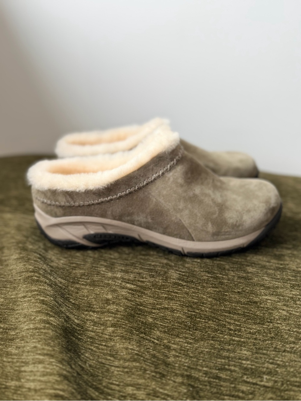 NEW Merrell Suede Clog - Taupe